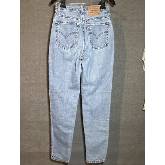 90`s Levi’s 512 Women`s Slim Fit Tapered Leg  Light Blue Denim Vtg Jeans Size 9 - Picture 2 of 8